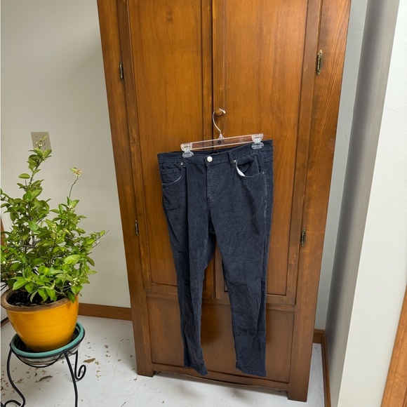 DASH by Kim Kardashian dark blue corduroy straight leg jeans size 8 28-29inseam - Picture 1 of 5